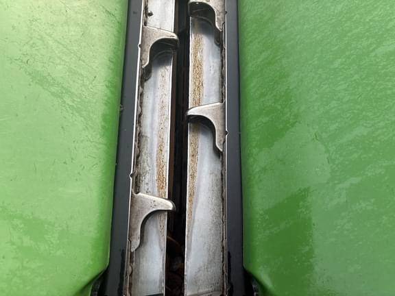 Image of John Deere CR 8 equipment image 3