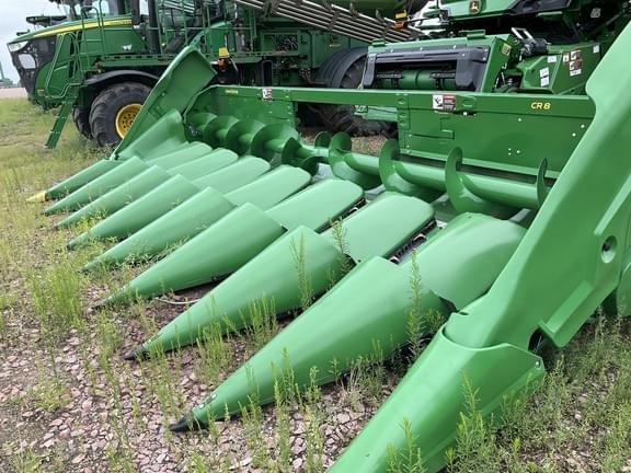Image of John Deere CR 8 equipment image 1