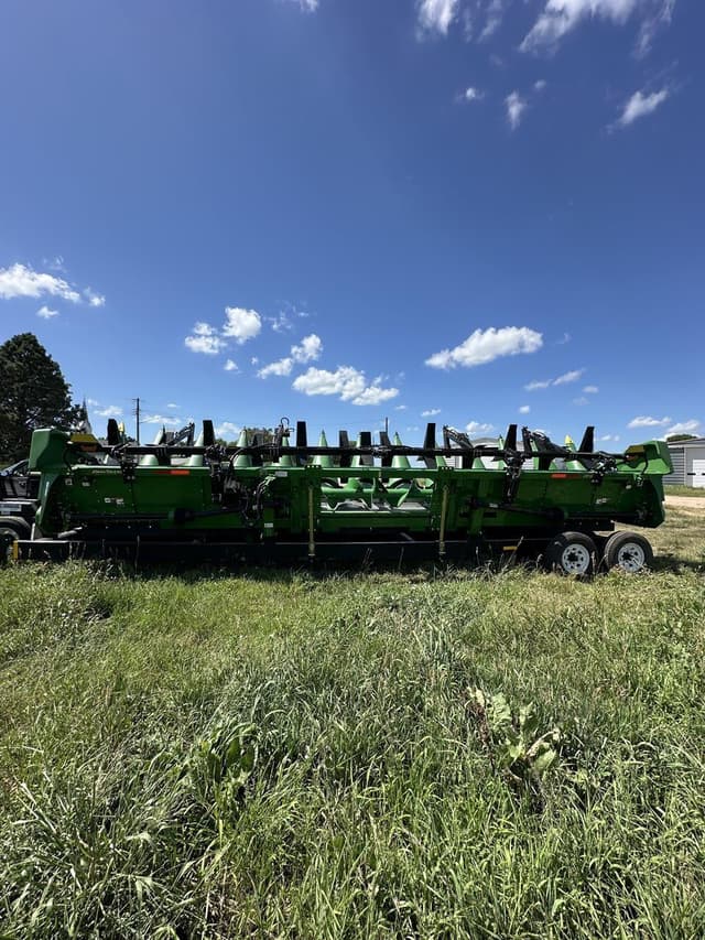 Image of John Deere CR12 equipment image 2