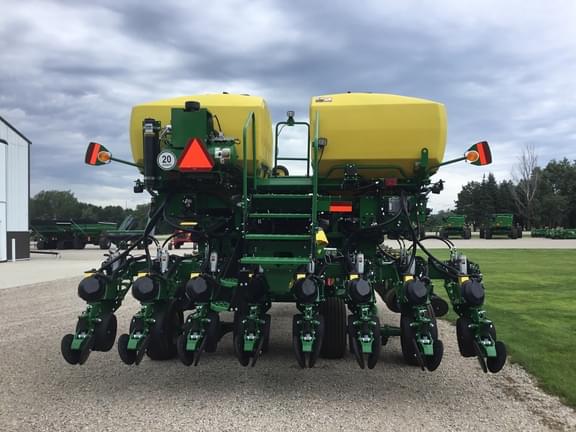 Image of John Deere DB44 equipment image 4