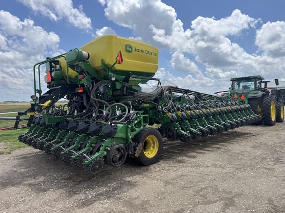 Image of John Deere DB60 equipment image 1