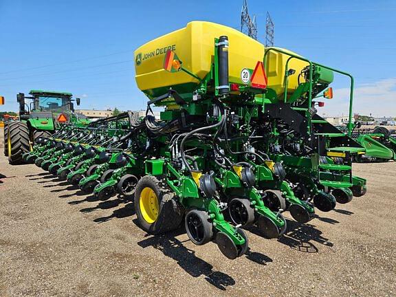 Image of John Deere DB60 equipment image 1