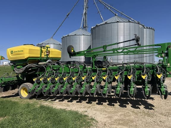 Image of John Deere DB60 equipment image 1