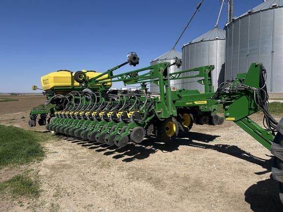 2025 John Deere DB60 Equipment Image0