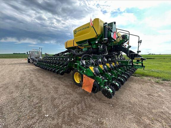Image of John Deere DB66 equipment image 1