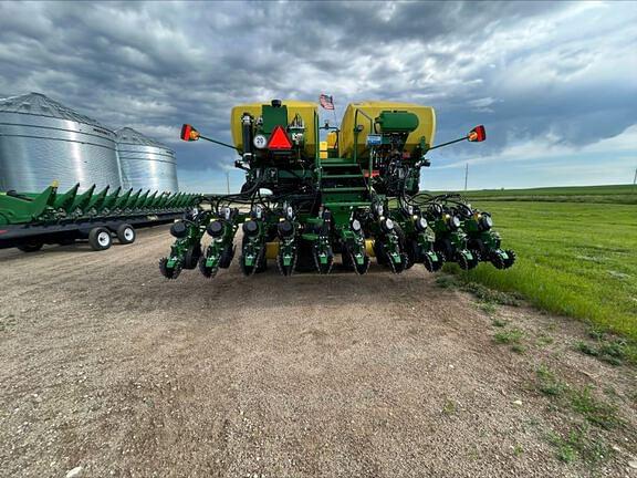 Image of John Deere DB66 equipment image 2