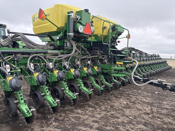 2025 John Deere DB66 Equipment Image0