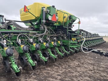 Main image John Deere DB66