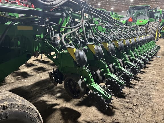 Image of John Deere DB66 equipment image 1