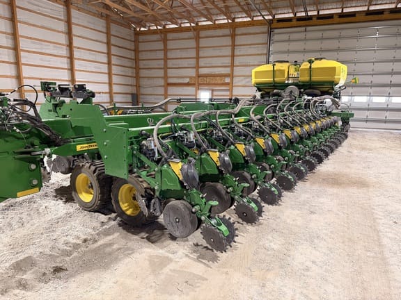 2025 John Deere DB80 Equipment Image0