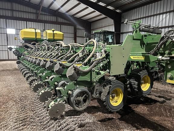 Image of John Deere DB80 equipment image 3