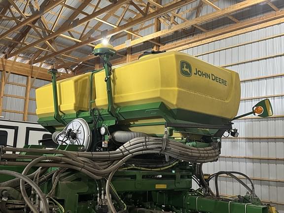 Image of John Deere DB90 equipment image 2