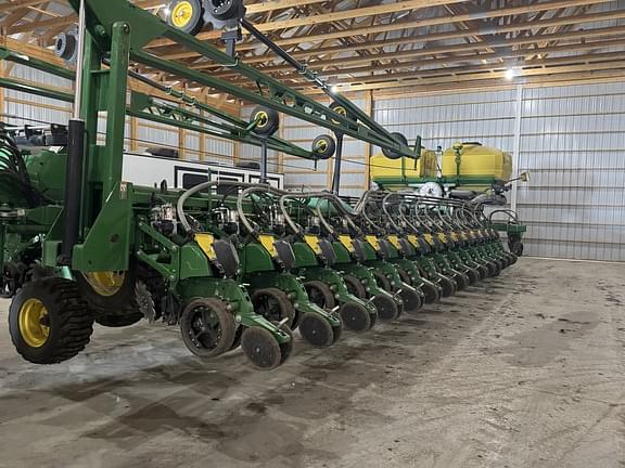 Image of John Deere DB90 equipment image 4