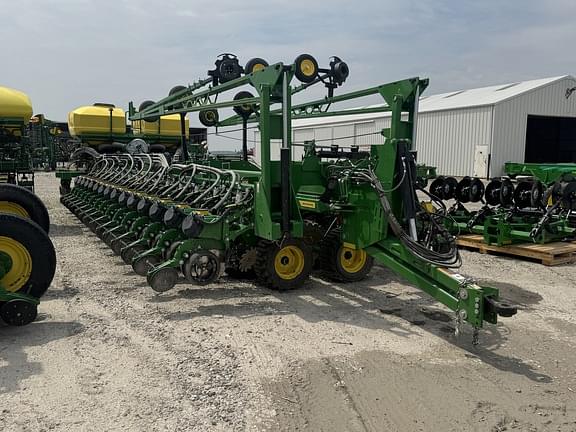 Image of John Deere DB90 equipment image 1