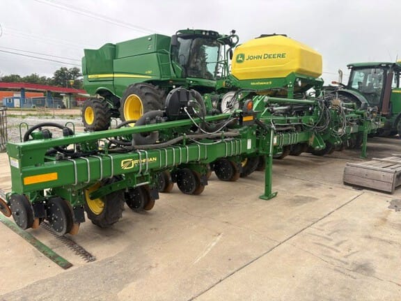2025 John Deere DR12T Equipment Image0