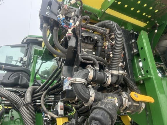 Image of John Deere DR16X equipment image 3