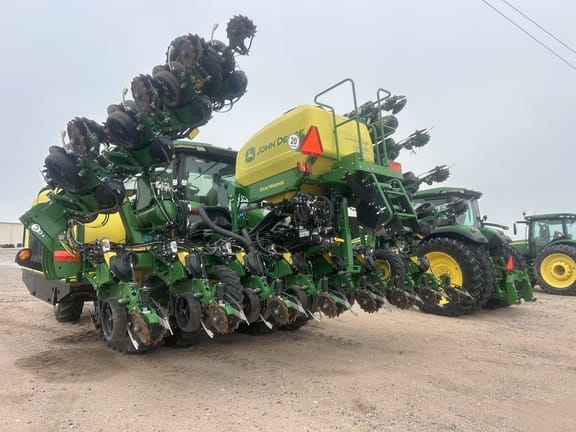 2025 John Deere DR16X Equipment Image0