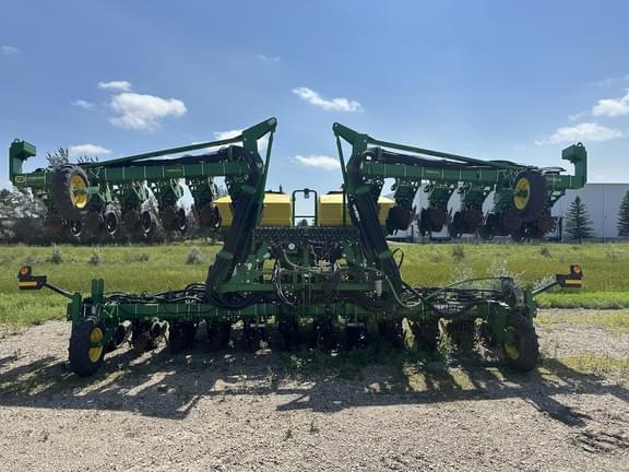 Image of John Deere DR24 equipment image 2
