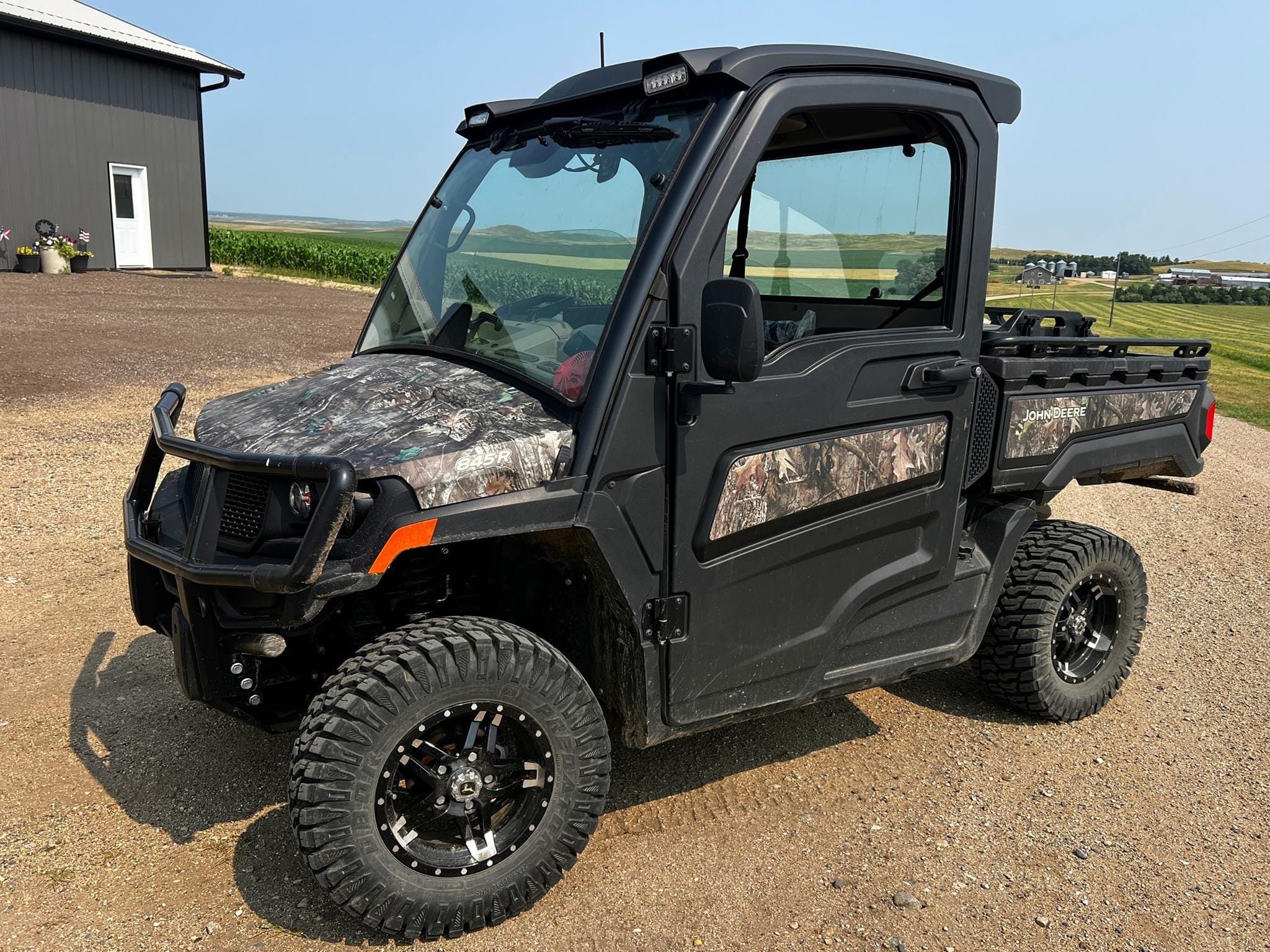 2025 John Deere XUV 845R  Equipment Image0
