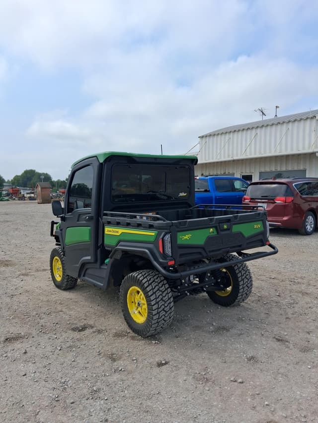 Image of John Deere Gator XUV 875R equipment image 1