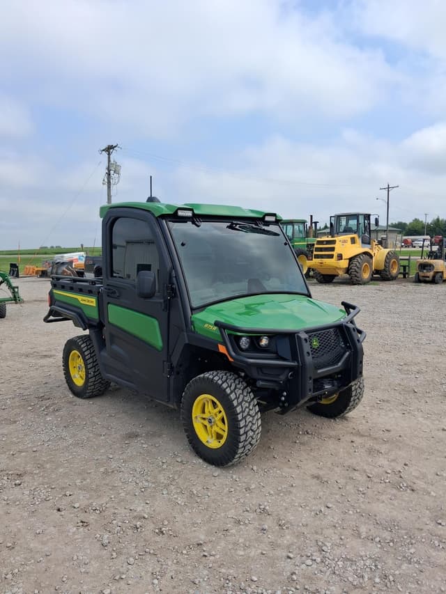 Image of John Deere Gator XUV 875R equipment image 4