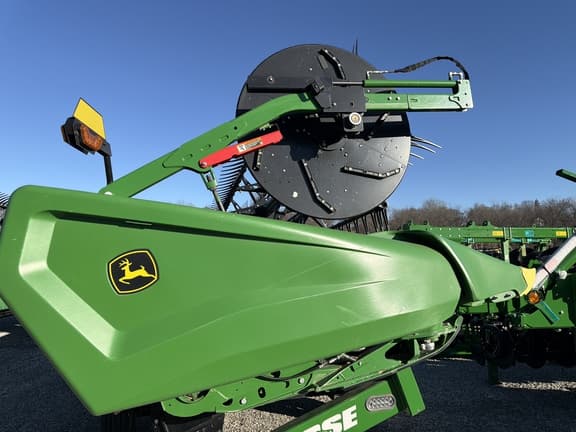 Image of John Deere HDF35 equipment image 1