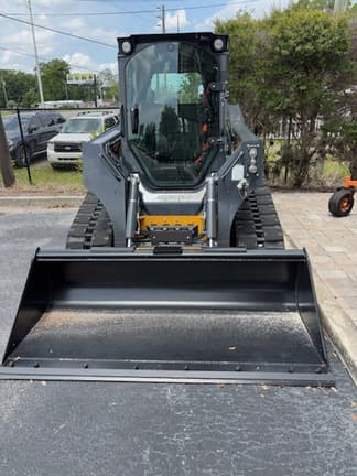 Main image John Deere 325G