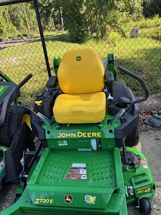 Image of John Deere Z720E Primary image