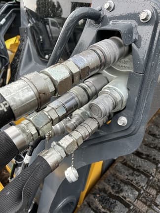 Image of John Deere MH60 equipment image 1