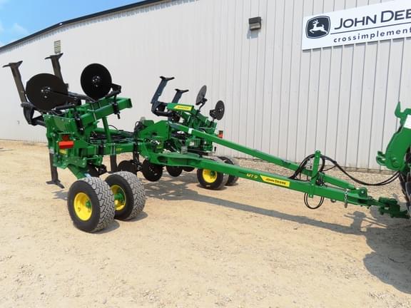 Image of John Deere MT9 equipment image 2