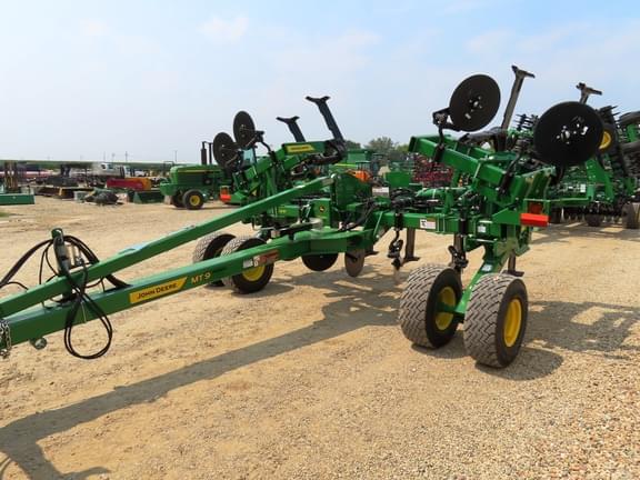 Image of John Deere MT9 equipment image 4