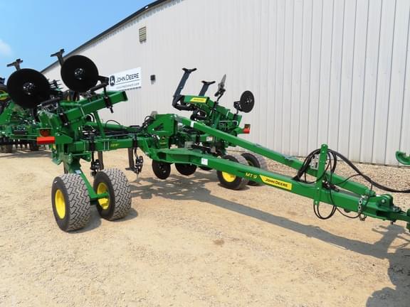 Image of John Deere MT9 equipment image 2
