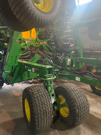 Image of John Deere N530C equipment image 3