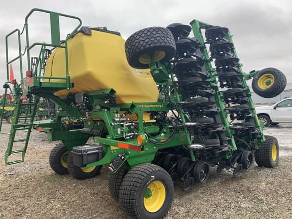 Image of John Deere N530C equipment image 3