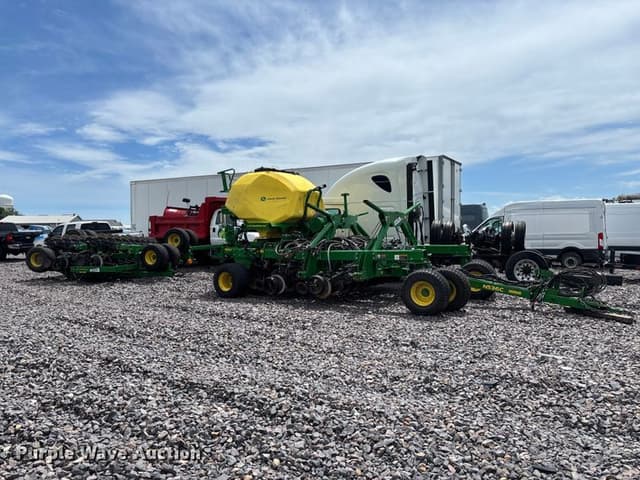 Image of John Deere N536C equipment image 4