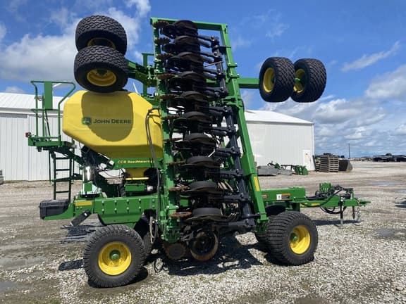 Image of John Deere N540C equipment image 4