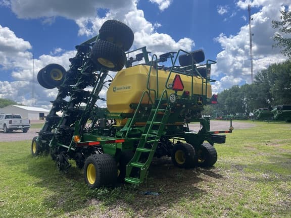 Image of John Deere N540C equipment image 4