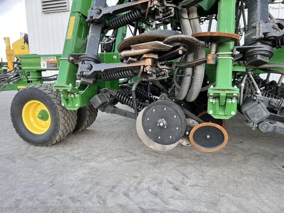 Image of John Deere N542C equipment image 4