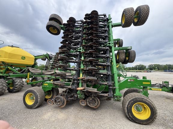 Image of John Deere N560 equipment image 1