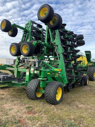 Image of John Deere N560F equipment image 4
