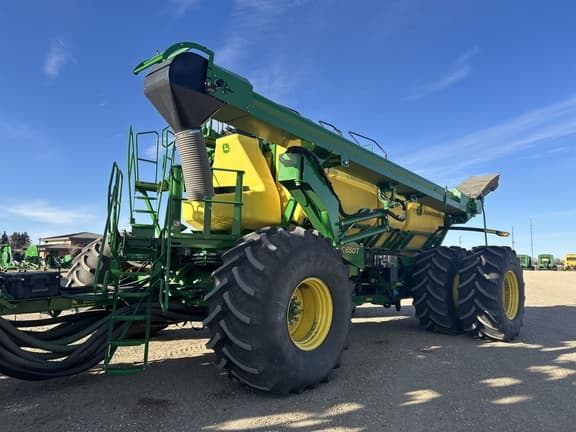 Image of John Deere N560F equipment image 3