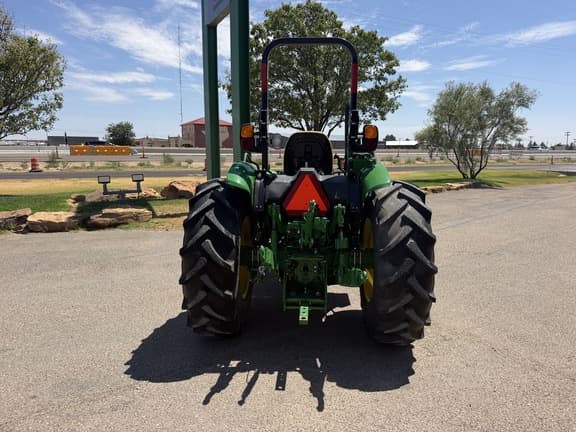 Image of John Deere 5067E equipment image 3