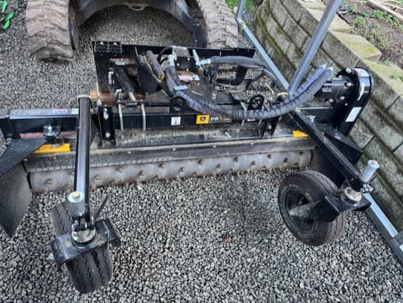 Image of John Deere PR72B equipment image 2