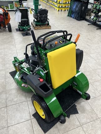 Image of John Deere Q810E equipment image 3