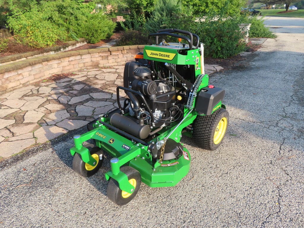 2025 John Deere Q810E Equipment Image0