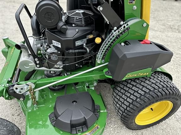 Image of John Deere Q820E equipment image 4