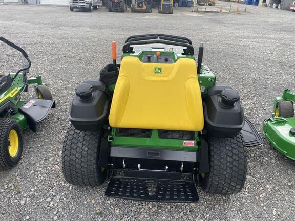 Image of John Deere Q820M equipment image 4