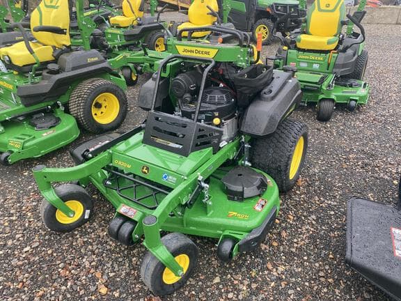Image of John Deere Q820M equipment image 3