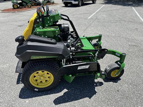 Image of John Deere Q820M equipment image 3