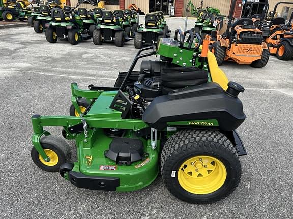 Image of John Deere Q820M equipment image 4